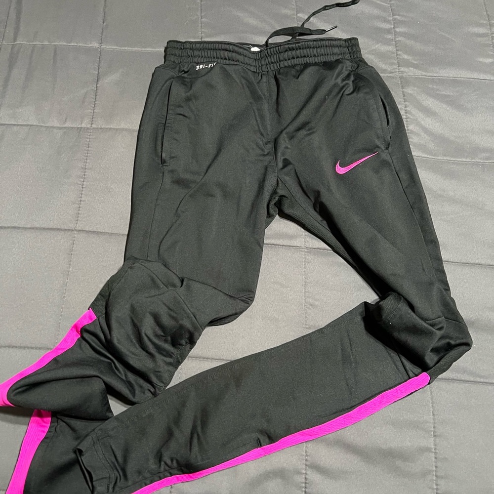 Woman’s Nike sweats